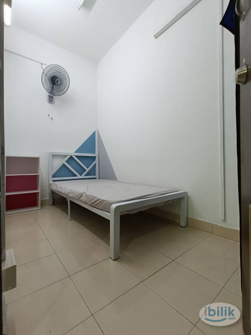 Low Deposit ❗ Single Room + Air-Cond ❄️ For Rent at Bandar Utama (BU4) - Image 1