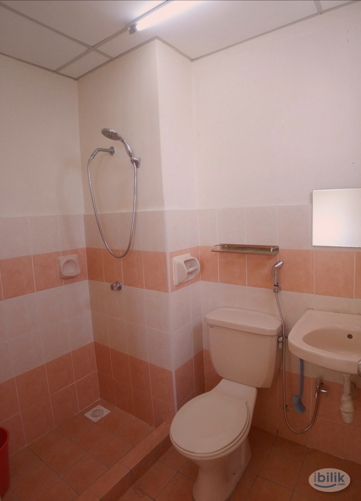 Middle Room at Pelangi Damansara, Bandar Utama - Image 2