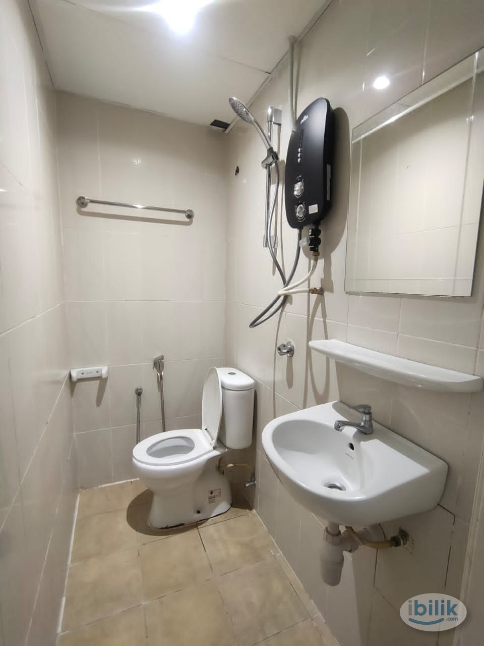 Female Units 💫Middle Room at Bandar Utama, Petaling Jaya - Image 3