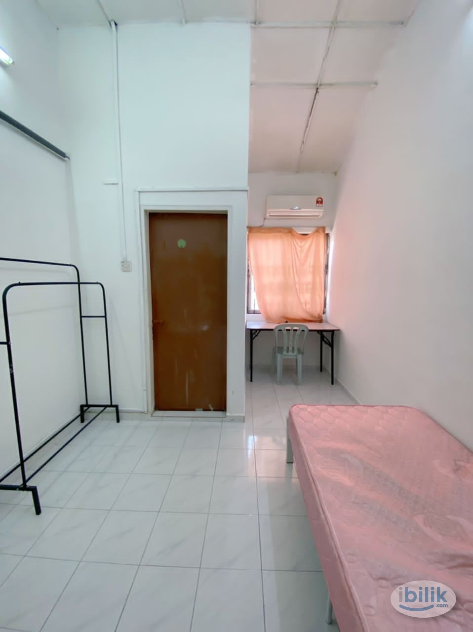 SS2 Female unit Fully furnish attach bathroom Middle Room at SS2, Petaling Jaya - Image 2