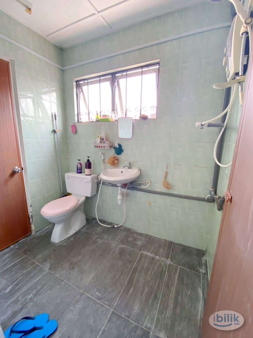 SS2 Female unit Fully furnish attach bathroom Middle Room at SS2, Petaling Jaya - Image 3