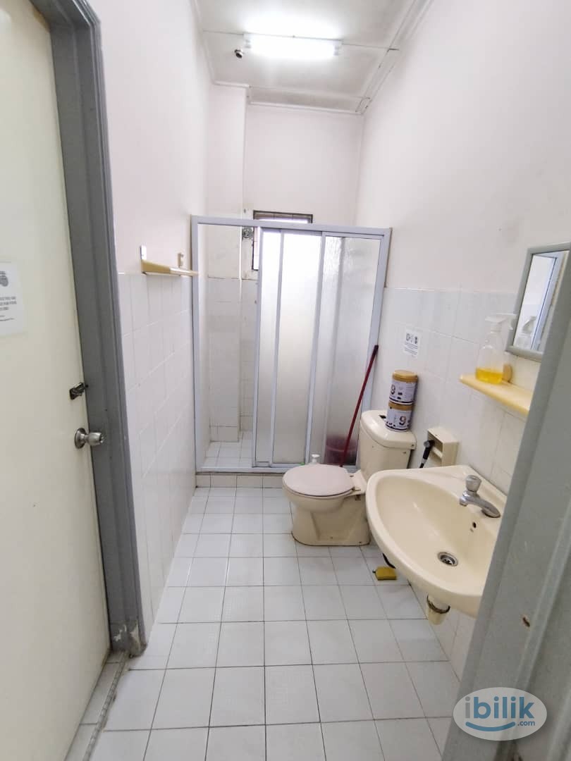 Near Lrt Kelana Jaya Taman Mayang Single Room Fully Furnish at Taman Mayang, Kelana Jaya - Image 1