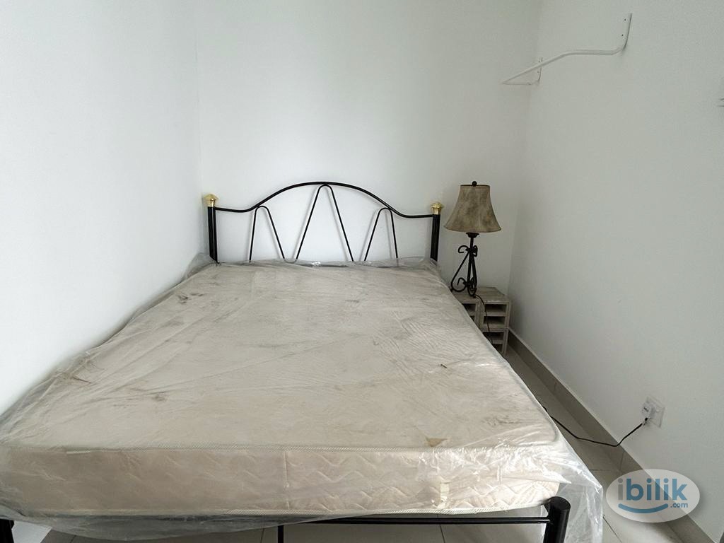 Room 4 at Vision Residence (V'Residence) Cyberjaya, Selangor - Image 1