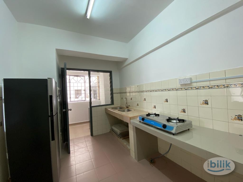 Middle Room at Vista Angkasa, Pantai - Image 4
