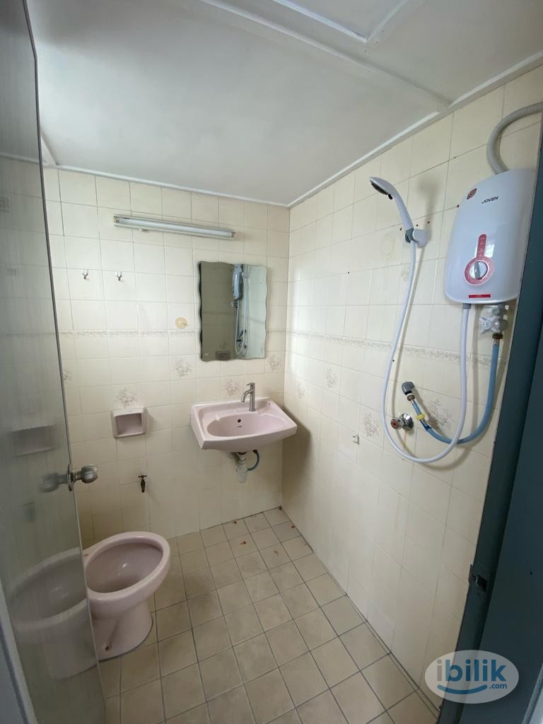 Middle Room at Vista Angkasa, Pantai - Image 5