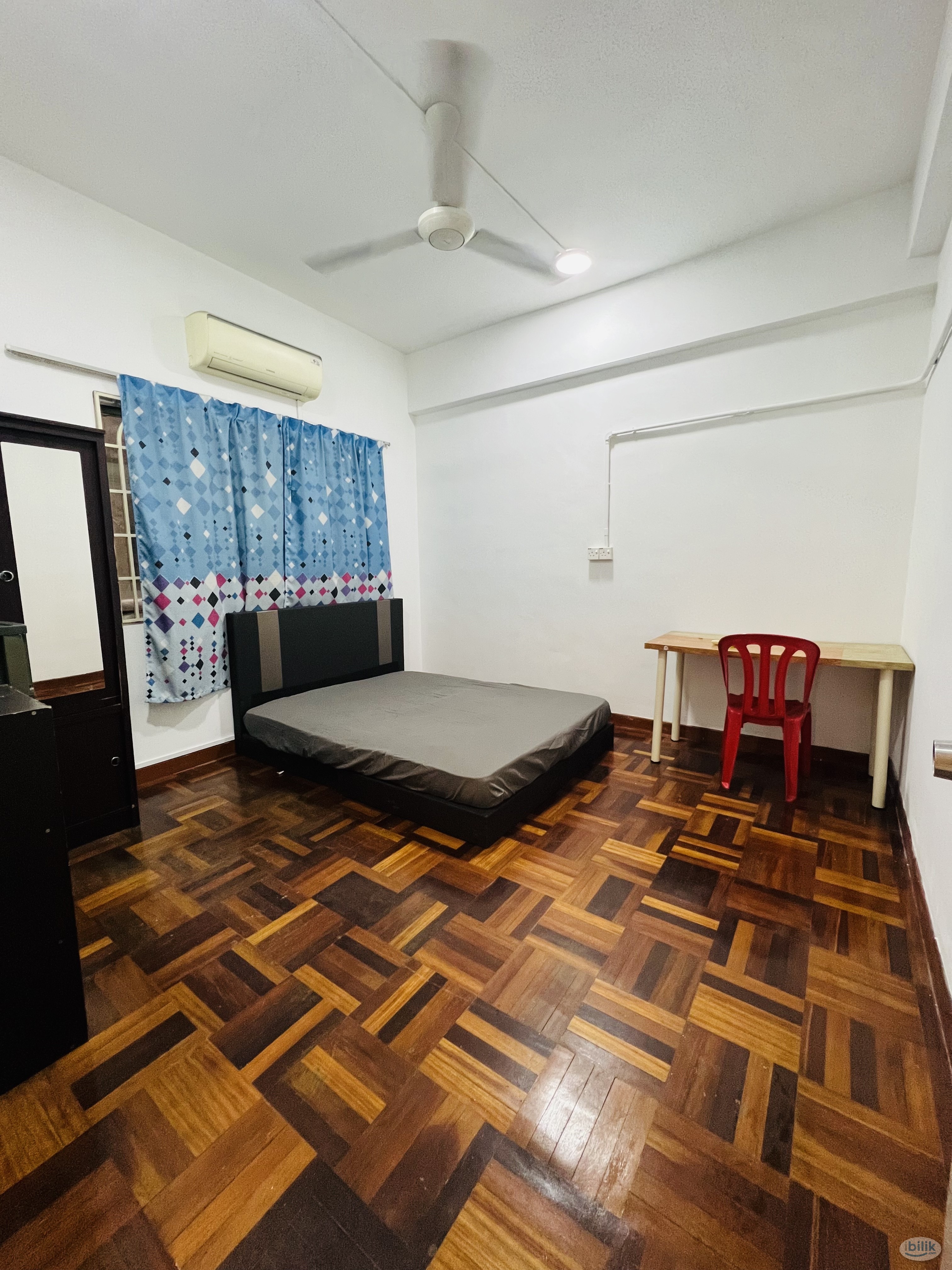 Fully Furnish Big Middle Room at Ridzuan Condominium, Bandar Sunway - Image 1