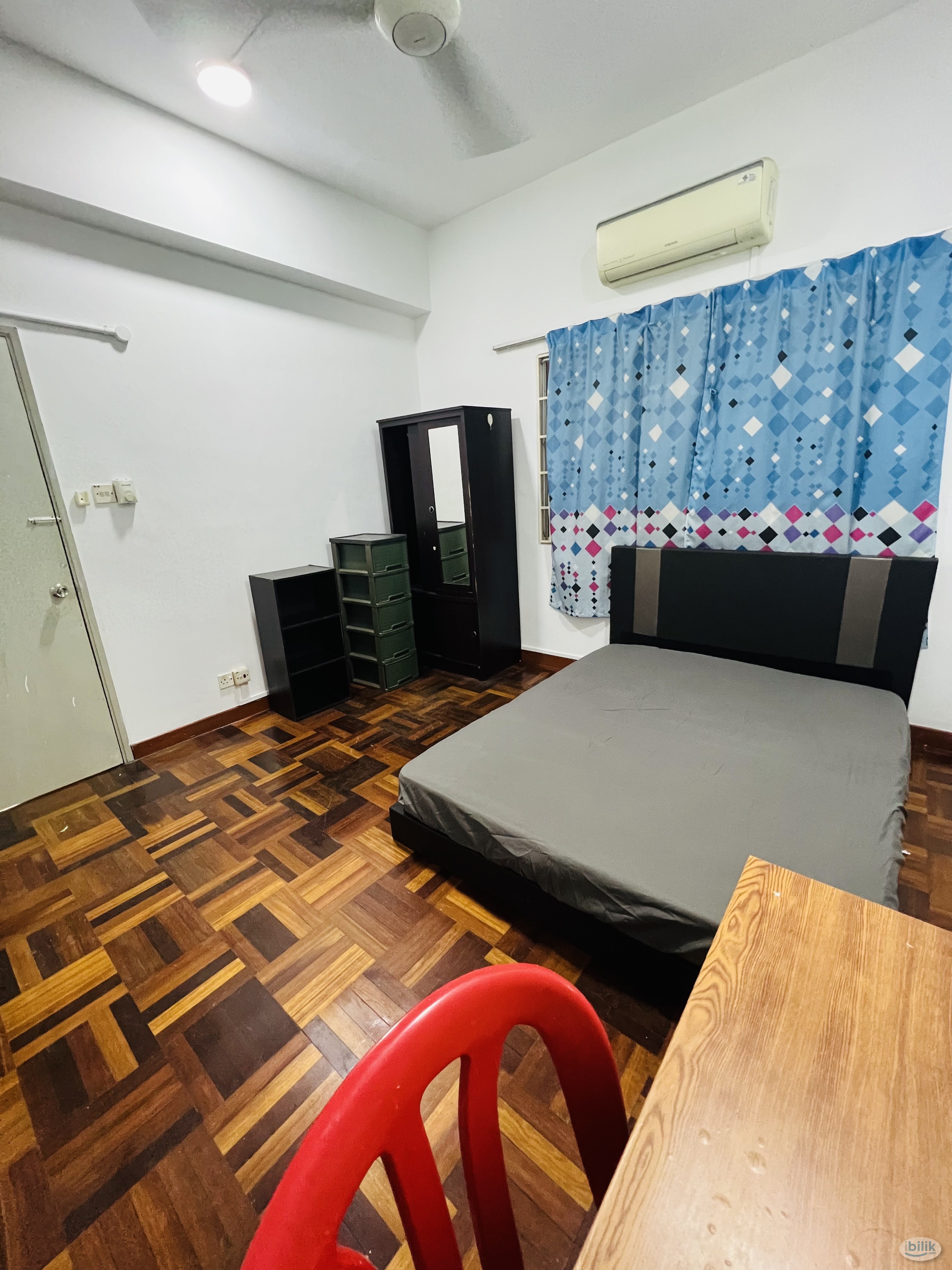Fully Furnish Big Middle Room at Ridzuan Condominium, Bandar Sunway - Image 2