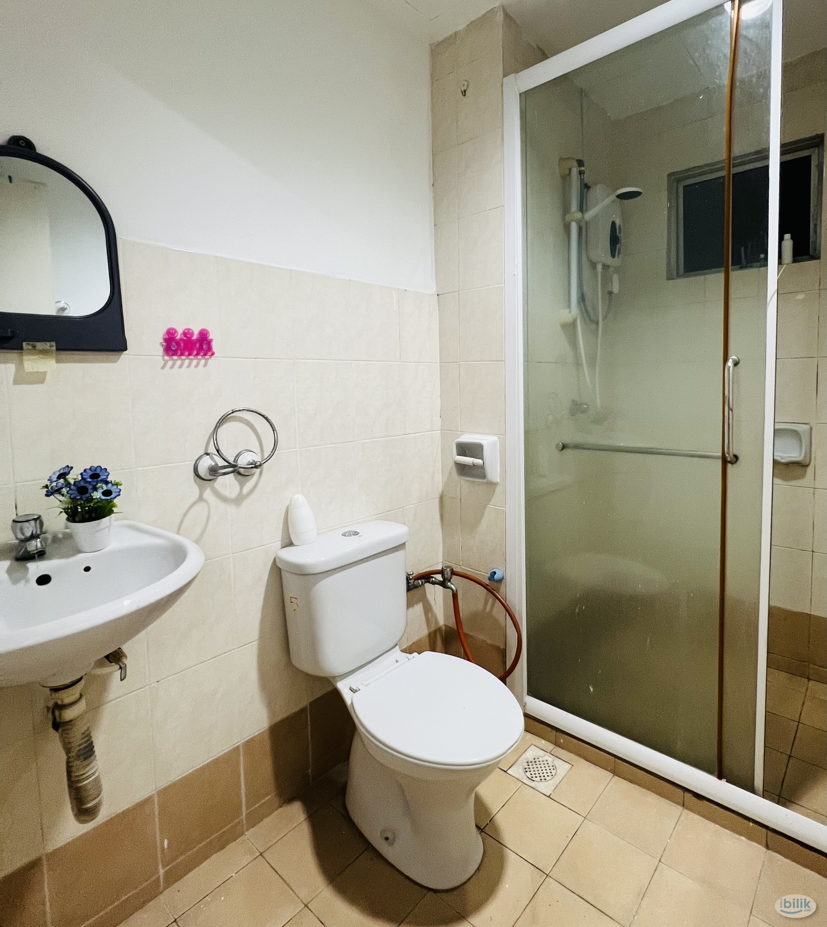 Fully Furnish Big Middle Room at Ridzuan Condominium, Bandar Sunway - Image 3