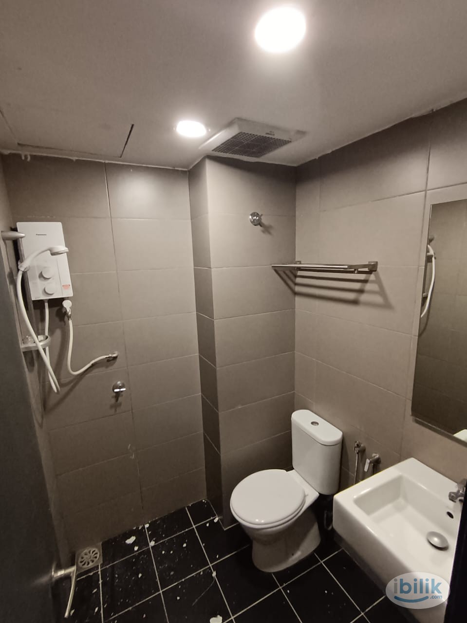 Single Room for Rent 🚶‍♂️ 2mins walk to Station MRT Maharajalela - Image 1