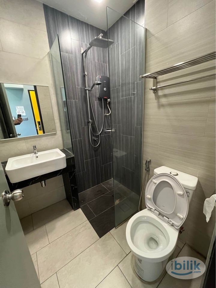 Zero Deposit Master Room near LRT Pudu Station 🚶‍♂️ attach Private Toilet - Image 1
