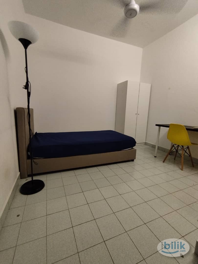 Low Deposit 🛌 Room for Rent + Air-Cond ❄️ at Bandar Utama - Image 1