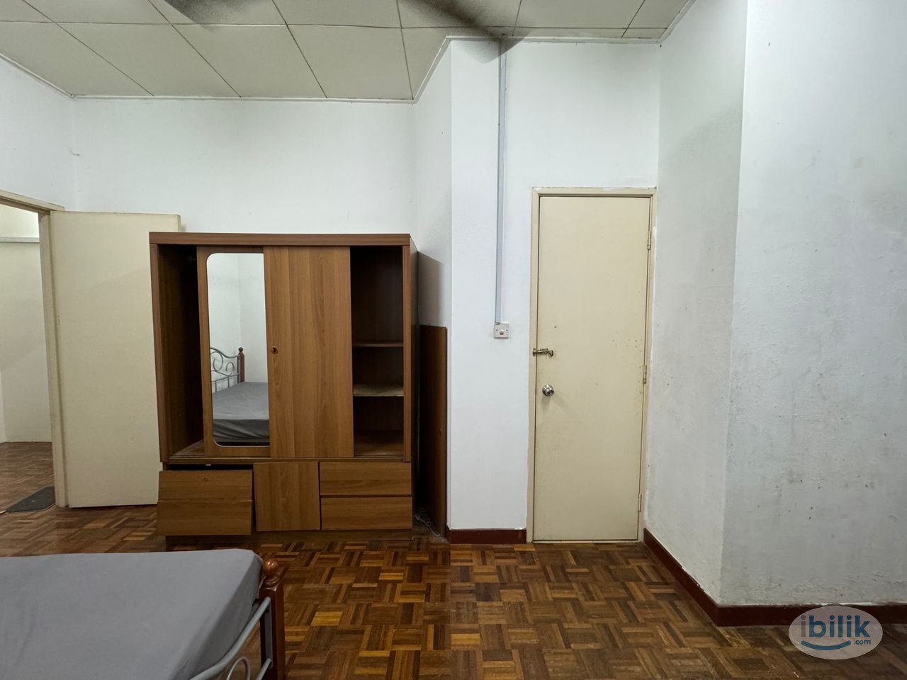 Fully Furnished Queen Size Bed with Attached Sharing Bathroom @ Kota Damansara Sepah Puteri 🏠 Nearby Sunway Giza, Tropic - Image 3