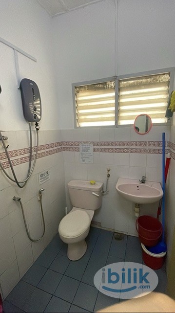 SS2 Budget Room For Rent Near Taman Paramount LRT Aircon Middle-Room - Image 2