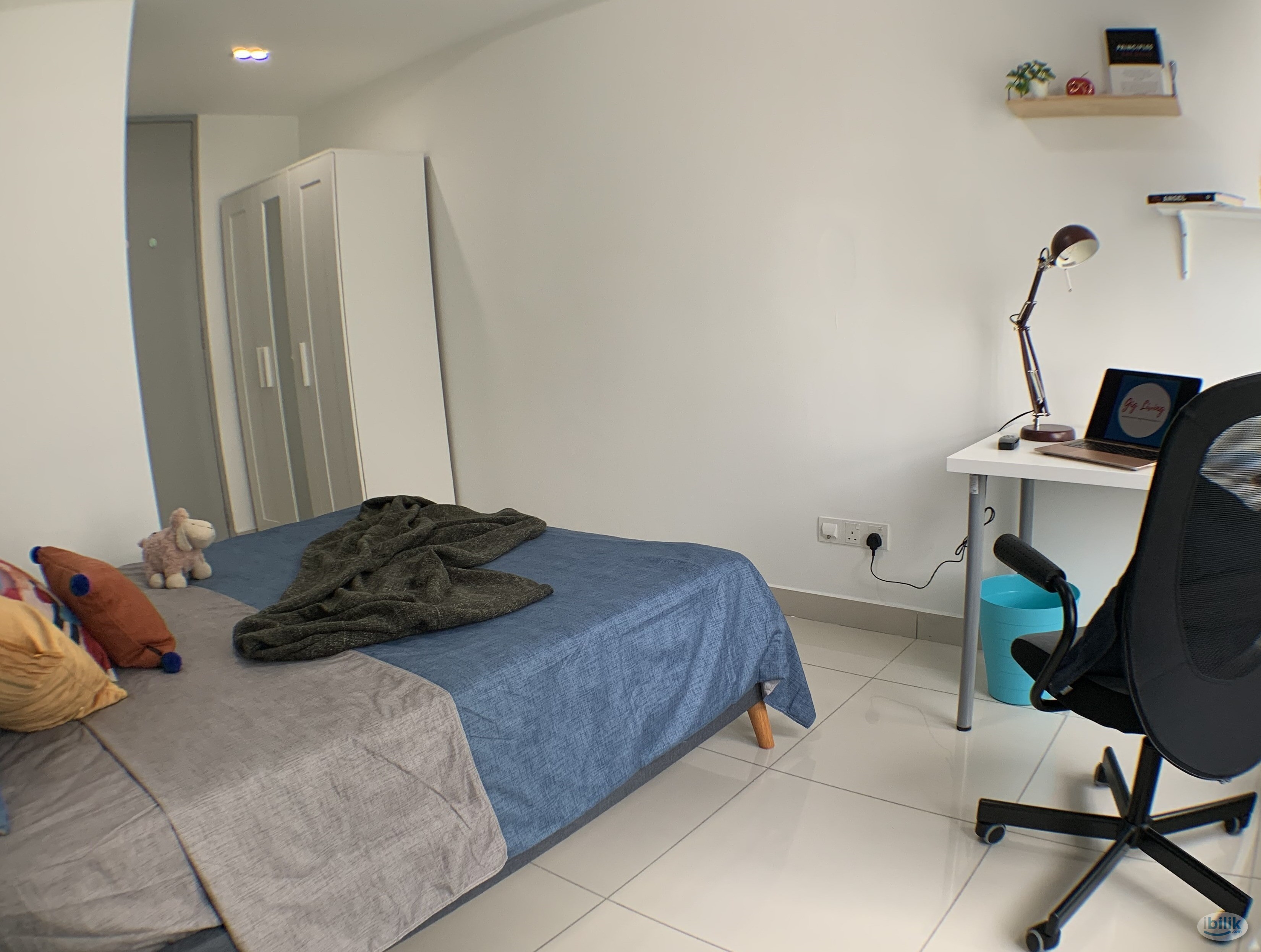 Middle Room at Tropicana Bay Residences, Bayan Indah - Image 2