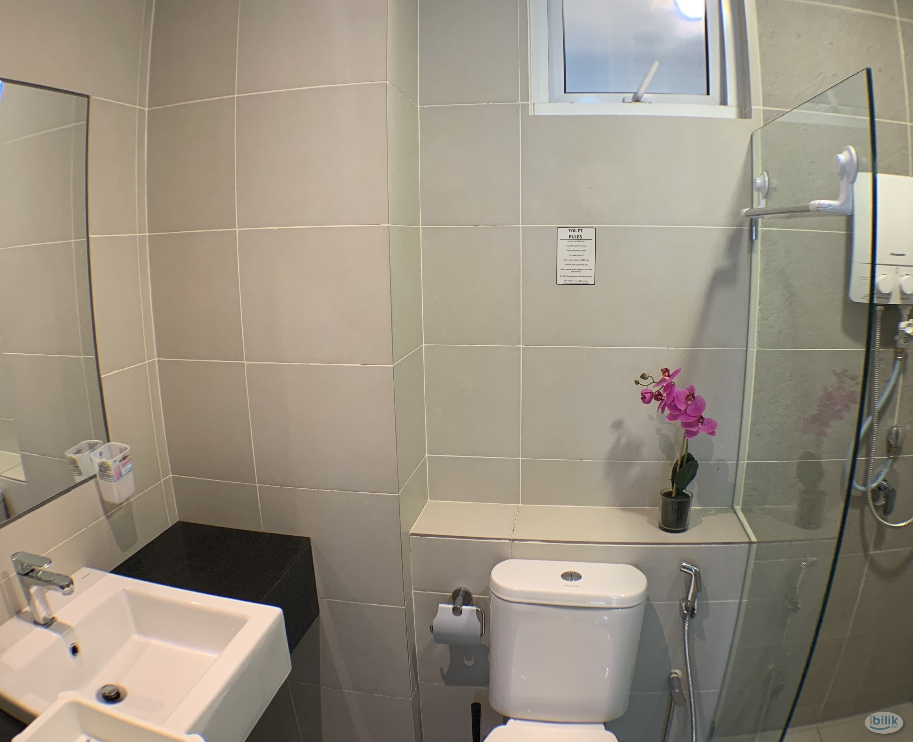 Middle Room at Tropicana Bay Residences, Bayan Indah - Image 3