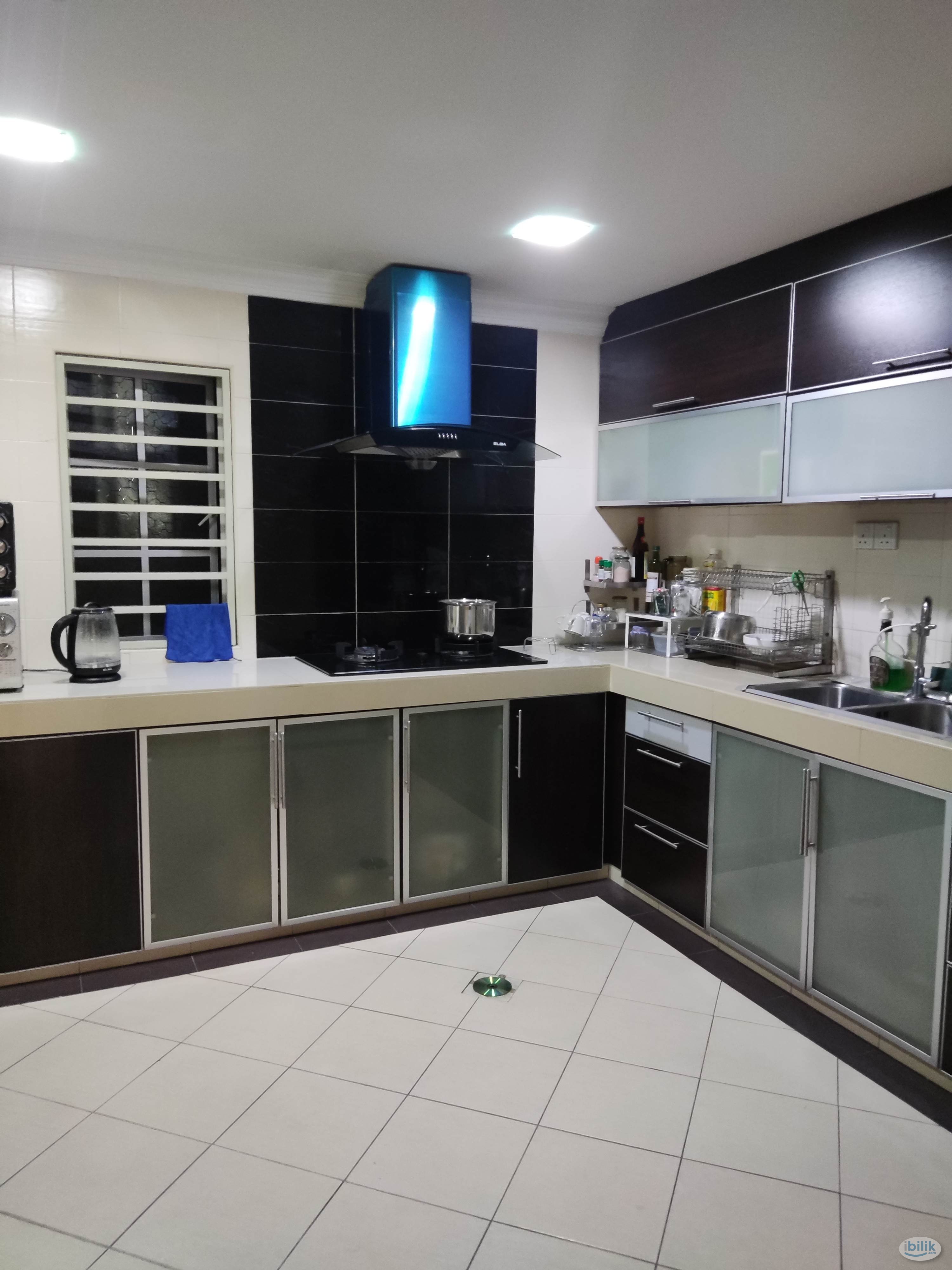 Master Room at Taman Bukit Serdang, Seri Kembangan - Image 3