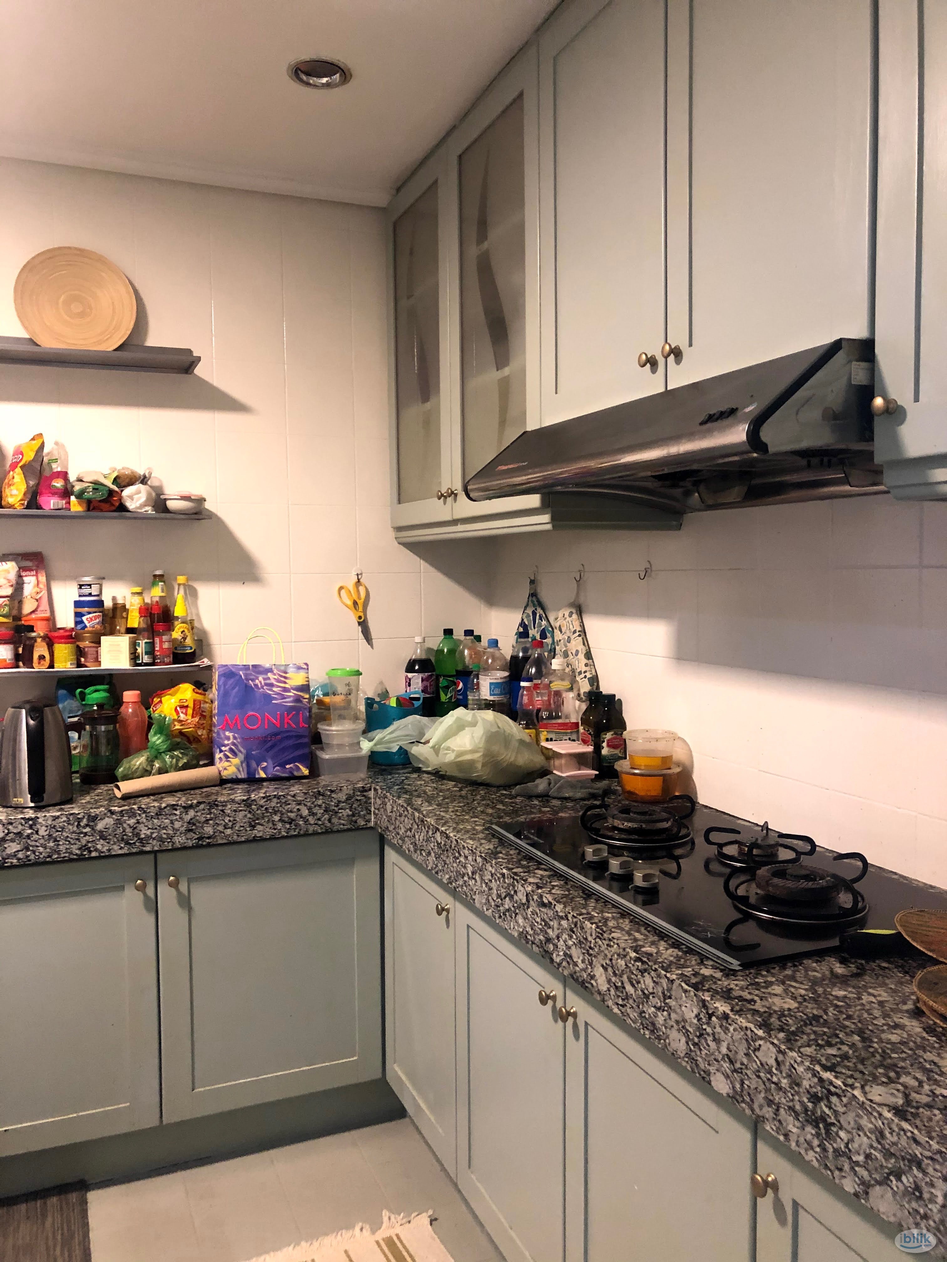 FEMALE-ONLY Single Room at KL Sentral - Image 2