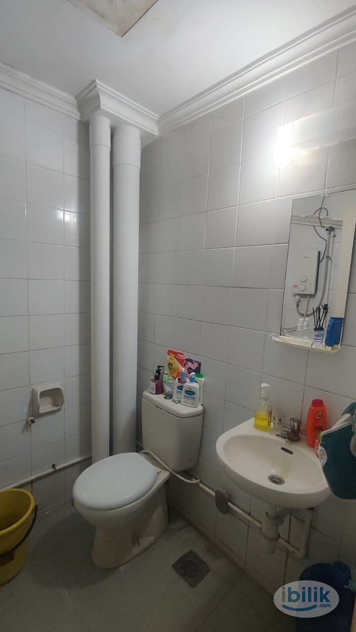 FEMALE-ONLY Single Room at KL Sentral - Image 4
