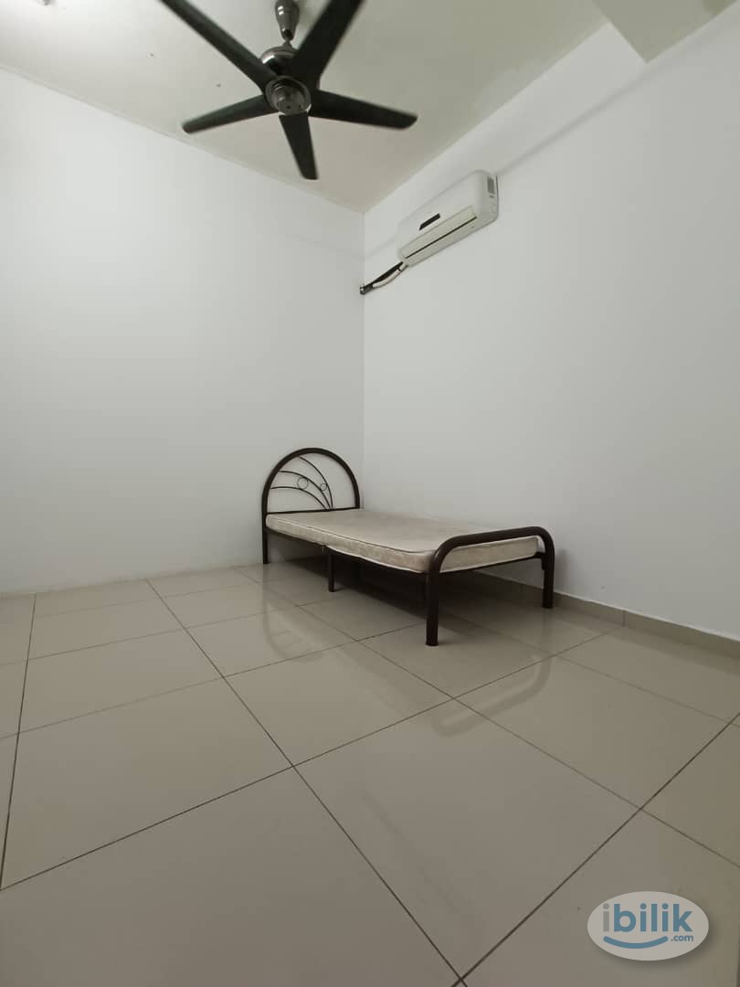 Low Deposit ❗ Room for Rent with Air-Cond + Free WiFi at Bandar Botanic - Image 5