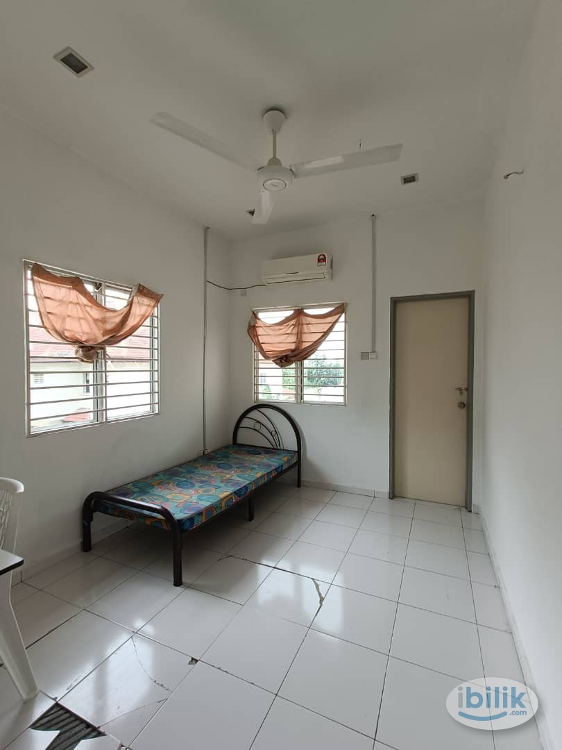 Room for Rent + Air-Cond ❄️ at Setia Alam near Setia City Mall, Taipan - Image 2