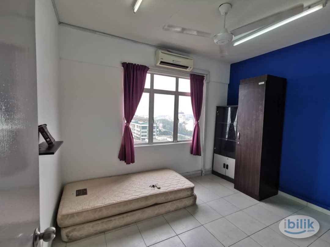 UPM South City Plaza Room for Rent - Image 4