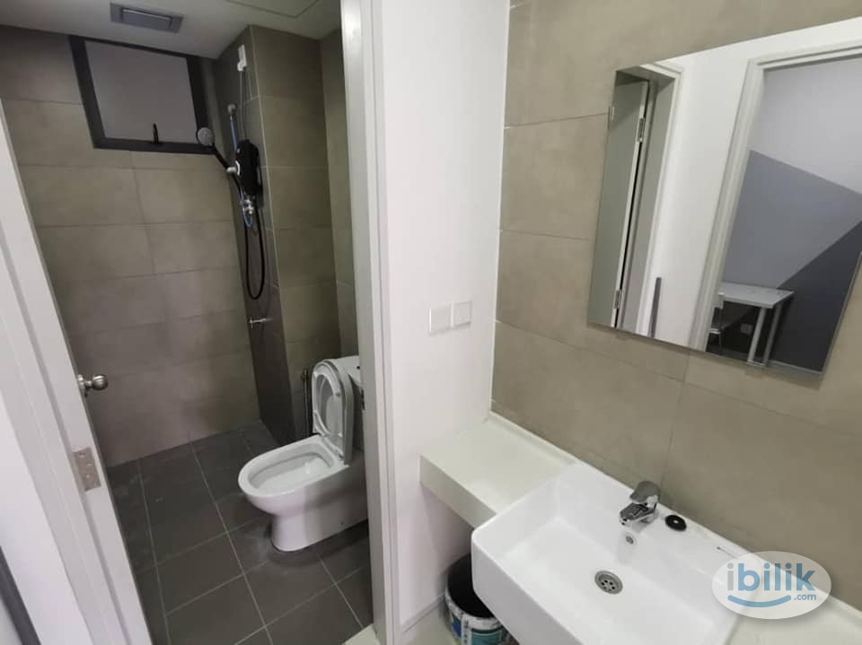 UPM South City Plaza Room for Rent - Image 5