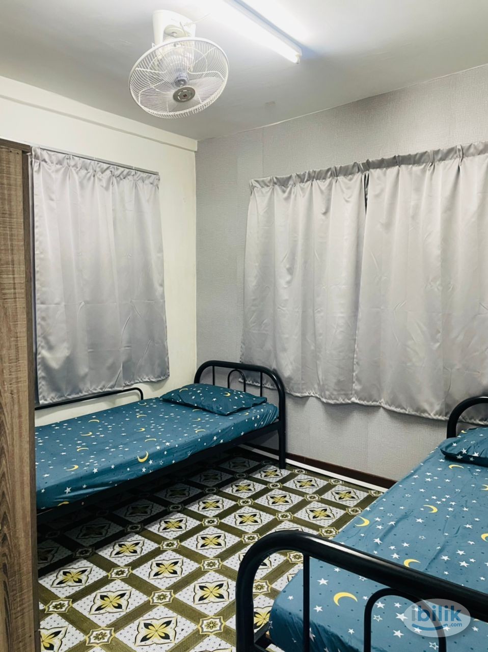 Middle Room at Dahlia Apartment, Setapak - Image 2