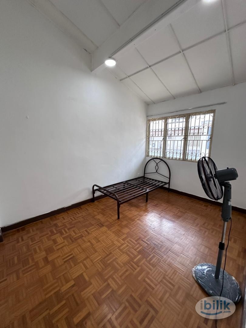 🔥Low Deposit✅🔥, SS2 Medium Room For Rent , SS2/89 Area, Move In Ready , Can Move In Anytime - Image 2