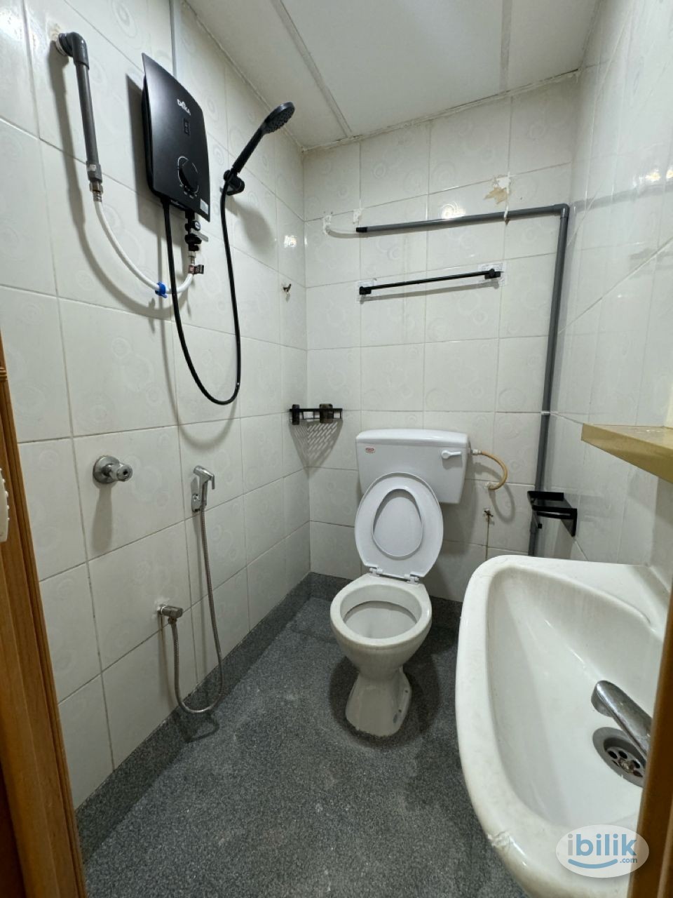 Zero Deposit ⭐️ Room for Rent + Private Toilet at Brickfields near KL Sentral - Image 2