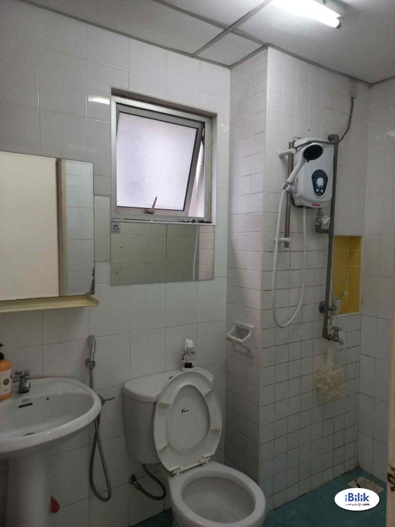NO PARTITION Master Room at Metropolitan Square, Damansara Perdana - Image 4