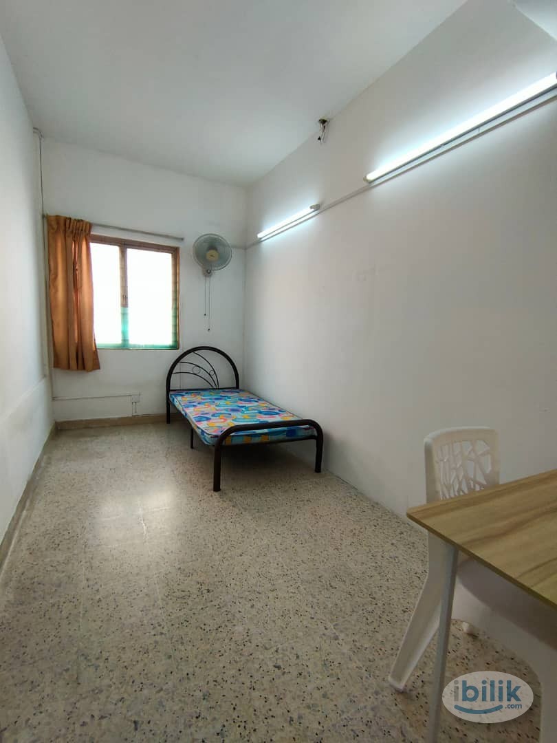 Low Depo 🛌 Female Unit Room For Rent (with Window) at SS2 Petaling Jaya - Image 1