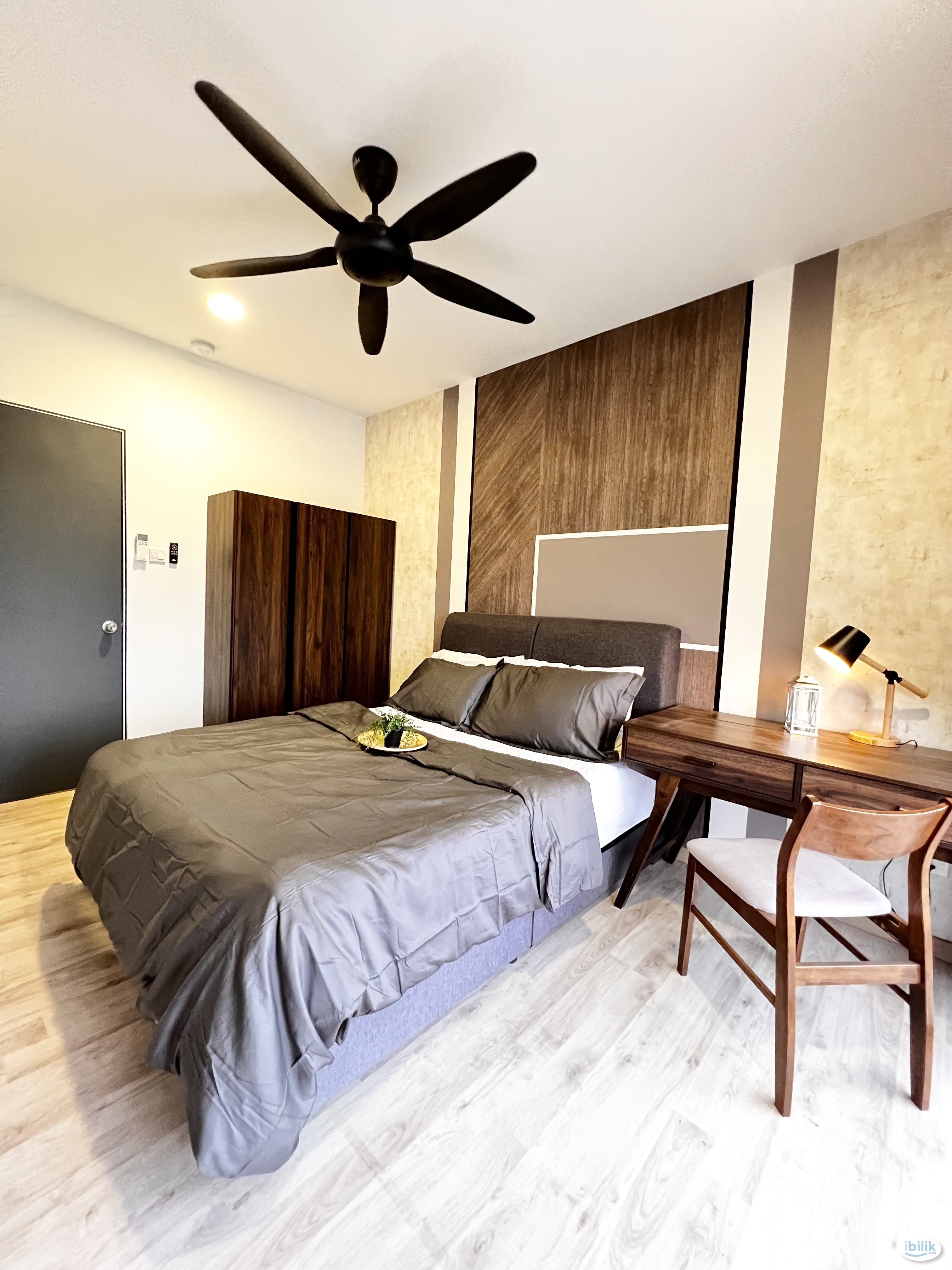 Medium room with big balcony, fully furnished, Actual photo - Image 1