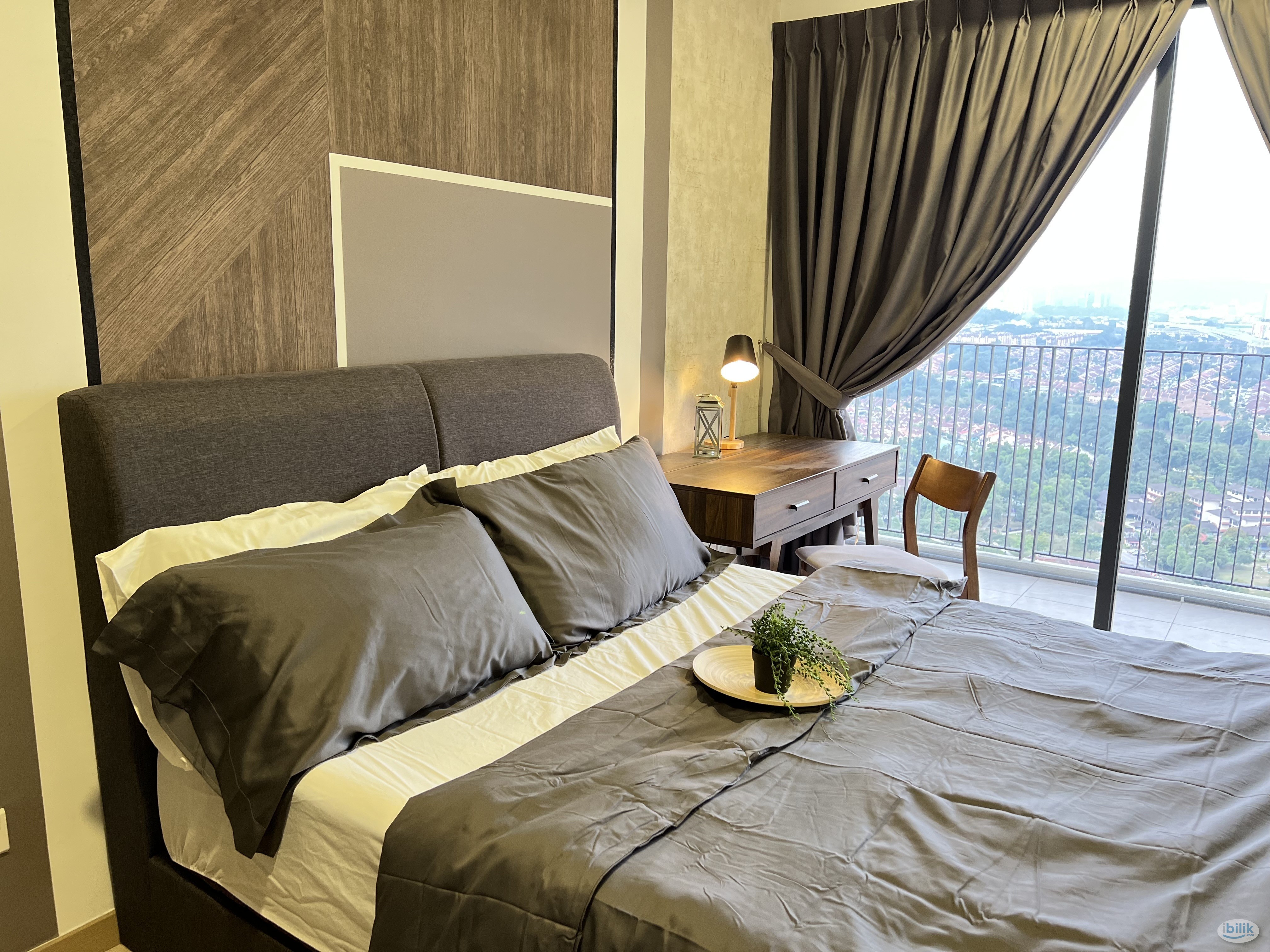 Medium room with big balcony, fully furnished, Actual photo - Image 2