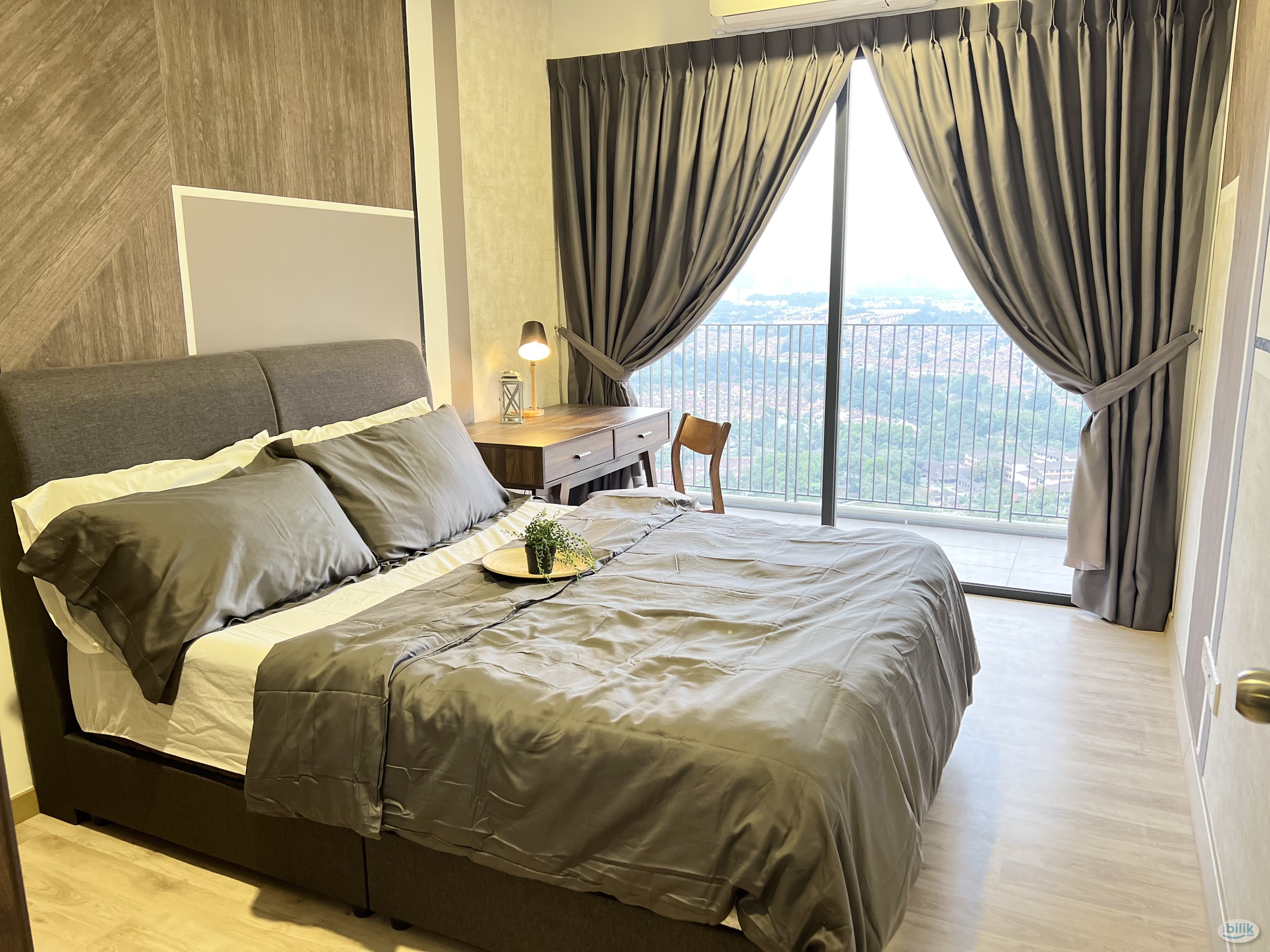 Medium room with big balcony, fully furnished, Actual photo - Image 3