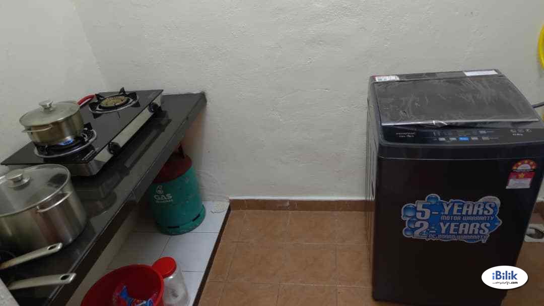 Middle Room at OUG Parklane, Old Klang Road - Image 4