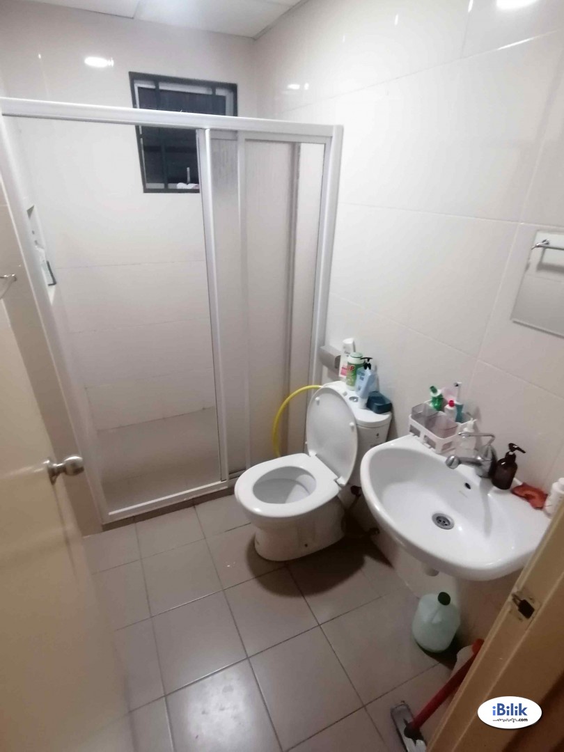 Middle Room at OUG Parklane, Old Klang Road - Image 2