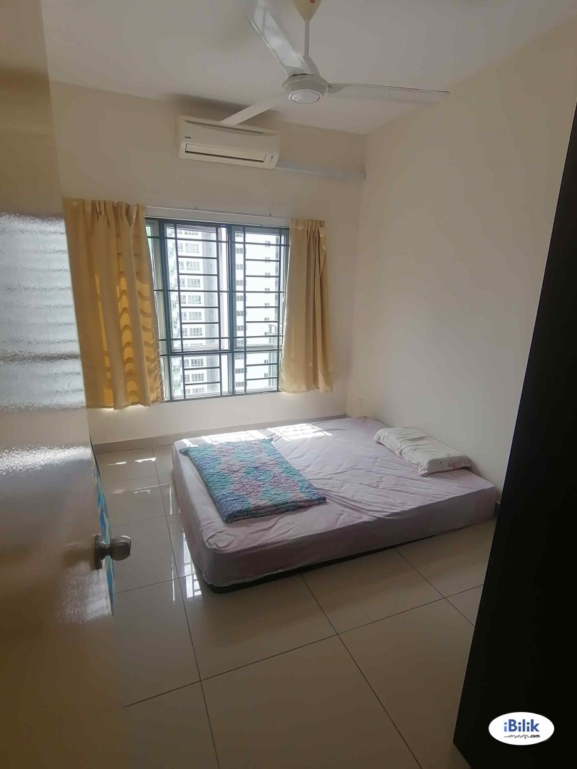 Middle Room at OUG Parklane, Old Klang Road - Image 1