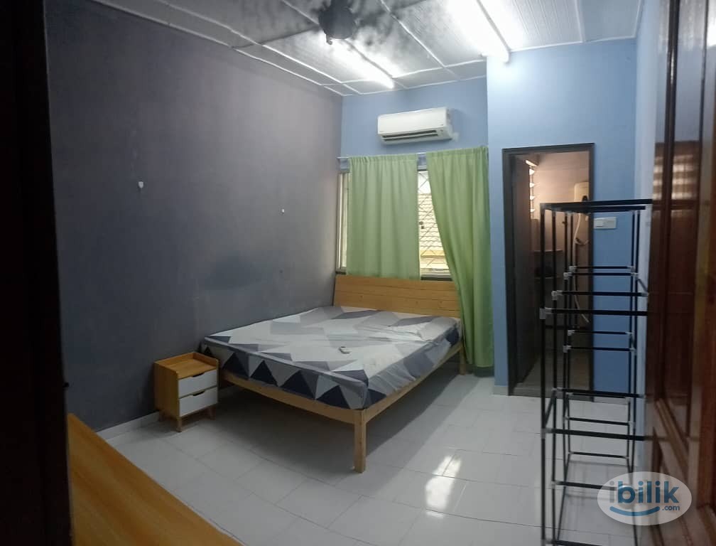 Landed house ss 21 Master Room at Mix gender Female Damansara Jaya, Petaling Jaya - Image 4
