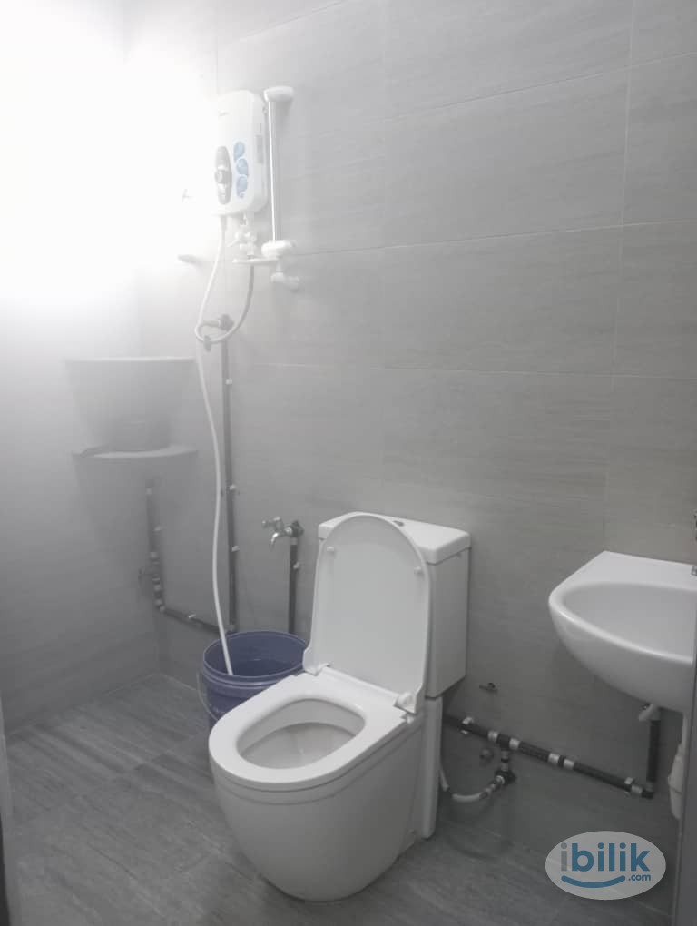 Landed house ss 21 Master Room at Mix gender Female Damansara Jaya, Petaling Jaya - Image 5