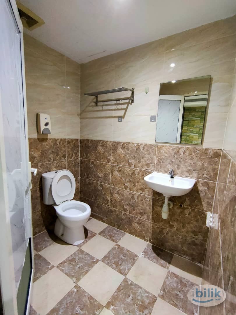 3 min walk to Mentari BRT station with NO DEPOSIT!! Room Rent in Q Inn Hotel @ Subang Jaya - Image 5