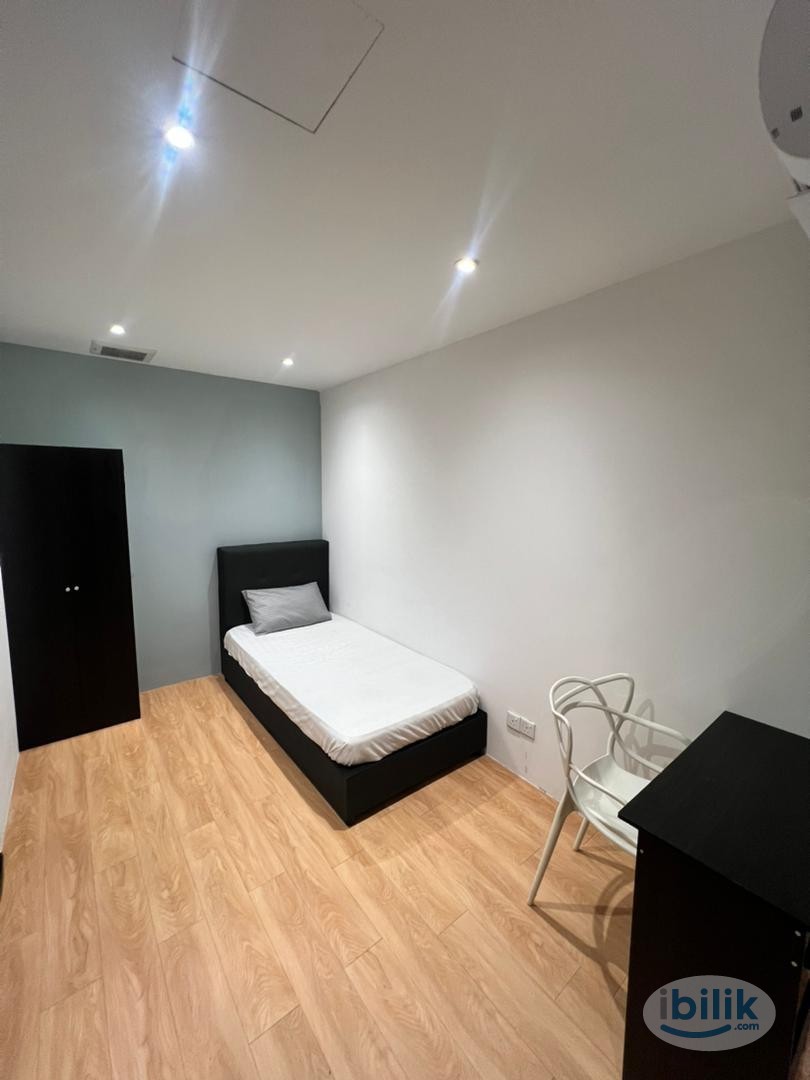 Say No More Deposit ‼️ Can Stay With Your Bestie 👭 Affordable Room 💰 At Q Inn, Bandar Sunway👏🏻 - Image 1