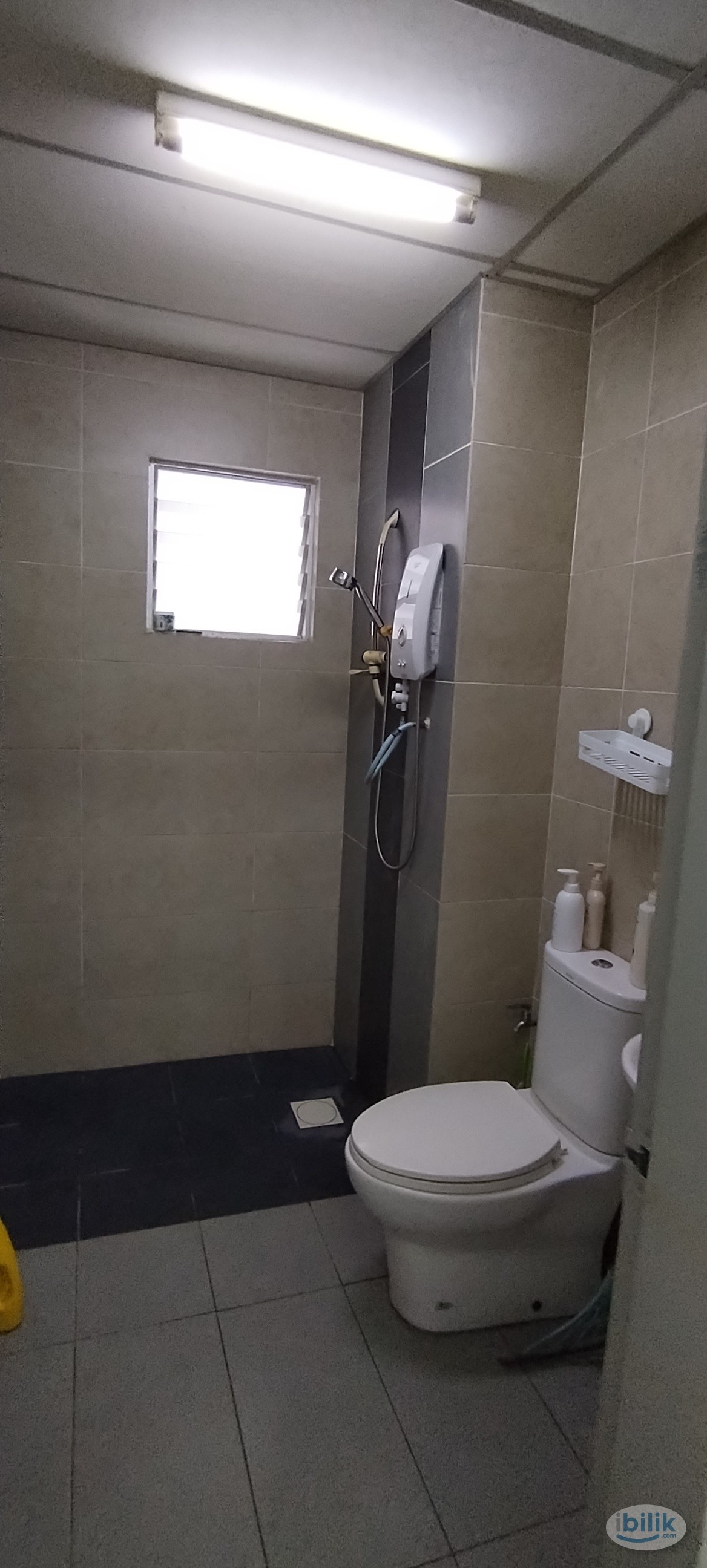 Kiara Residence 2 Master Room to rent, near Awan Besar LRT - Image 2