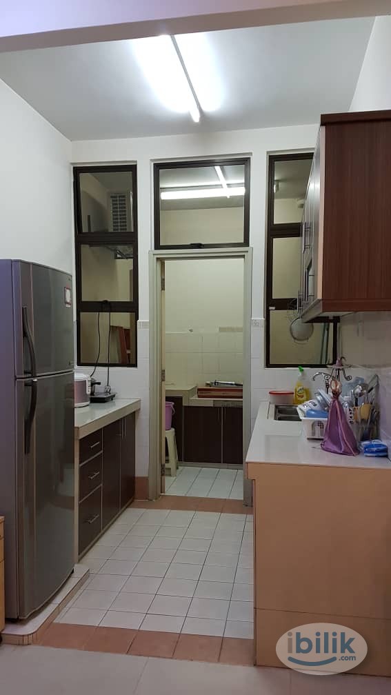 middle room available at pelangi utama condo - Image 3