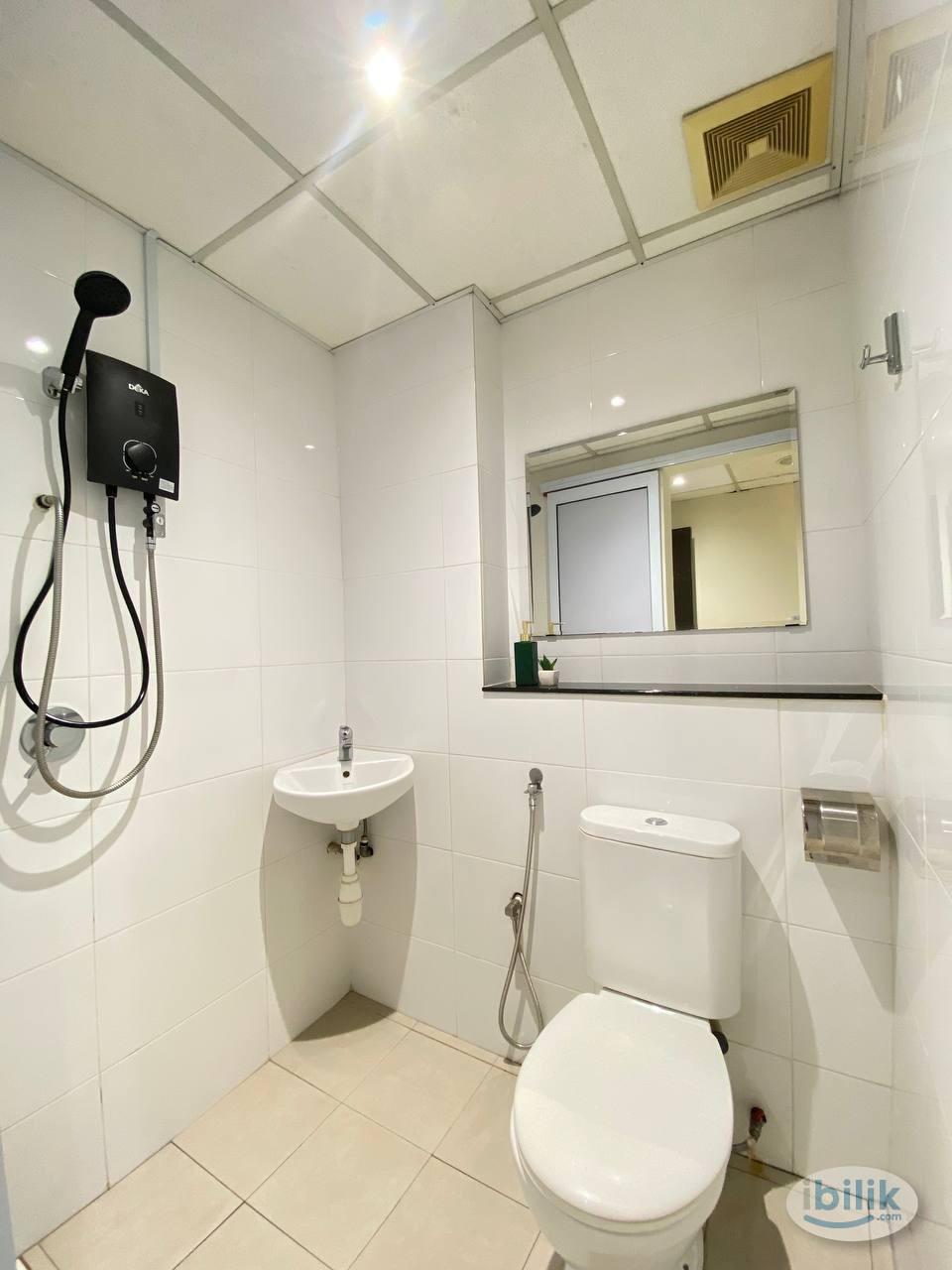 Zero Deposit Room + Private Toilet for Rent near Pudu LRT 🚶 - Image 3