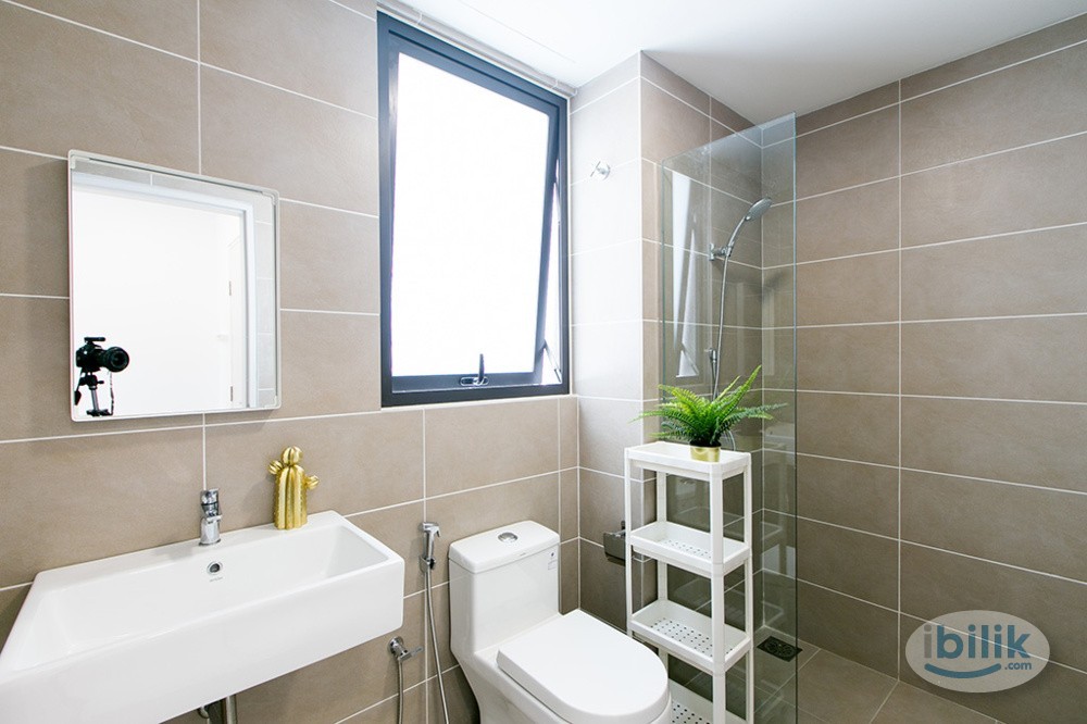 Master Room at D'Sara Sentral - Serviced Apartment, Shah Alam - Image 3