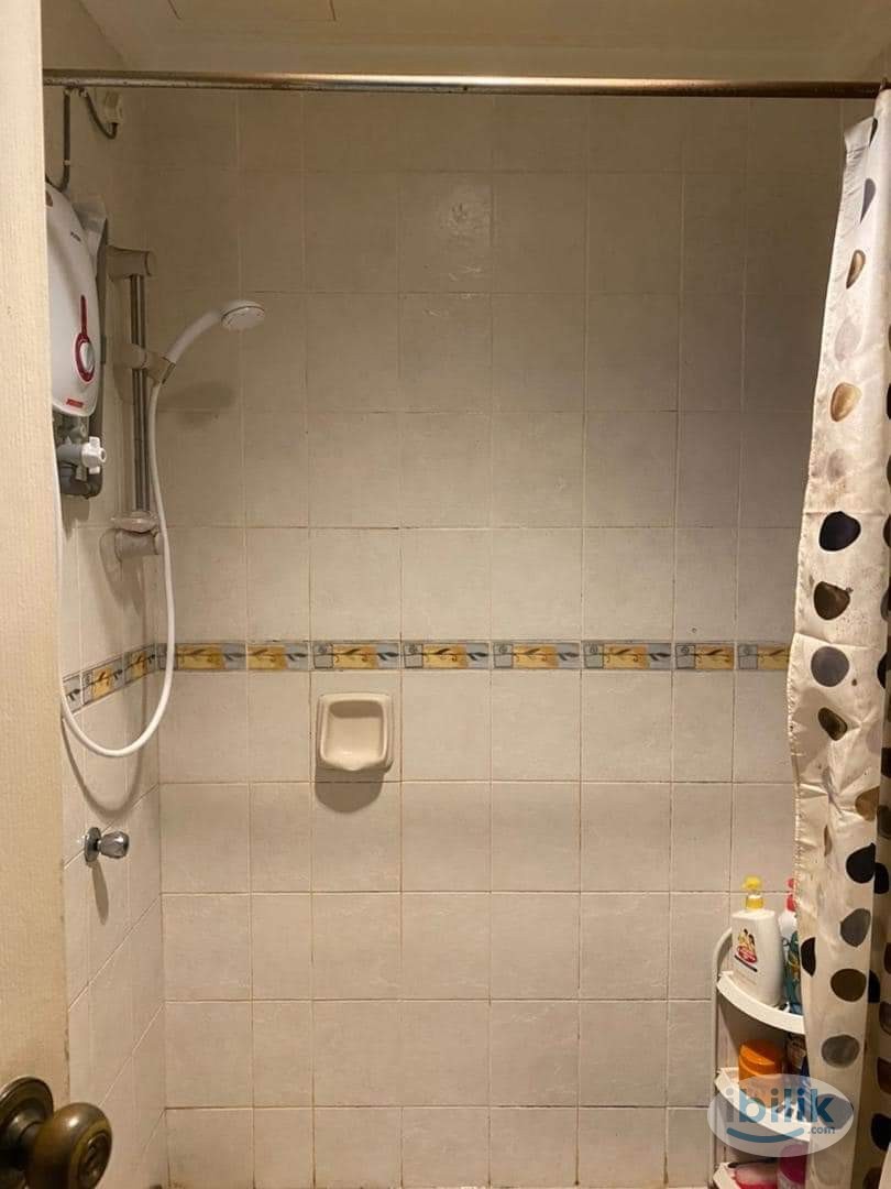 Female middle room at Pelangi utama condominium - Image 3