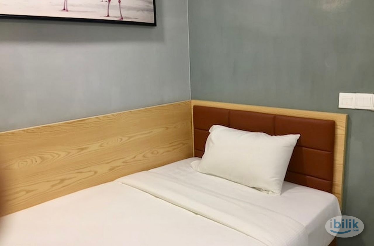 single room for female @glomac Centro condo - Image 1