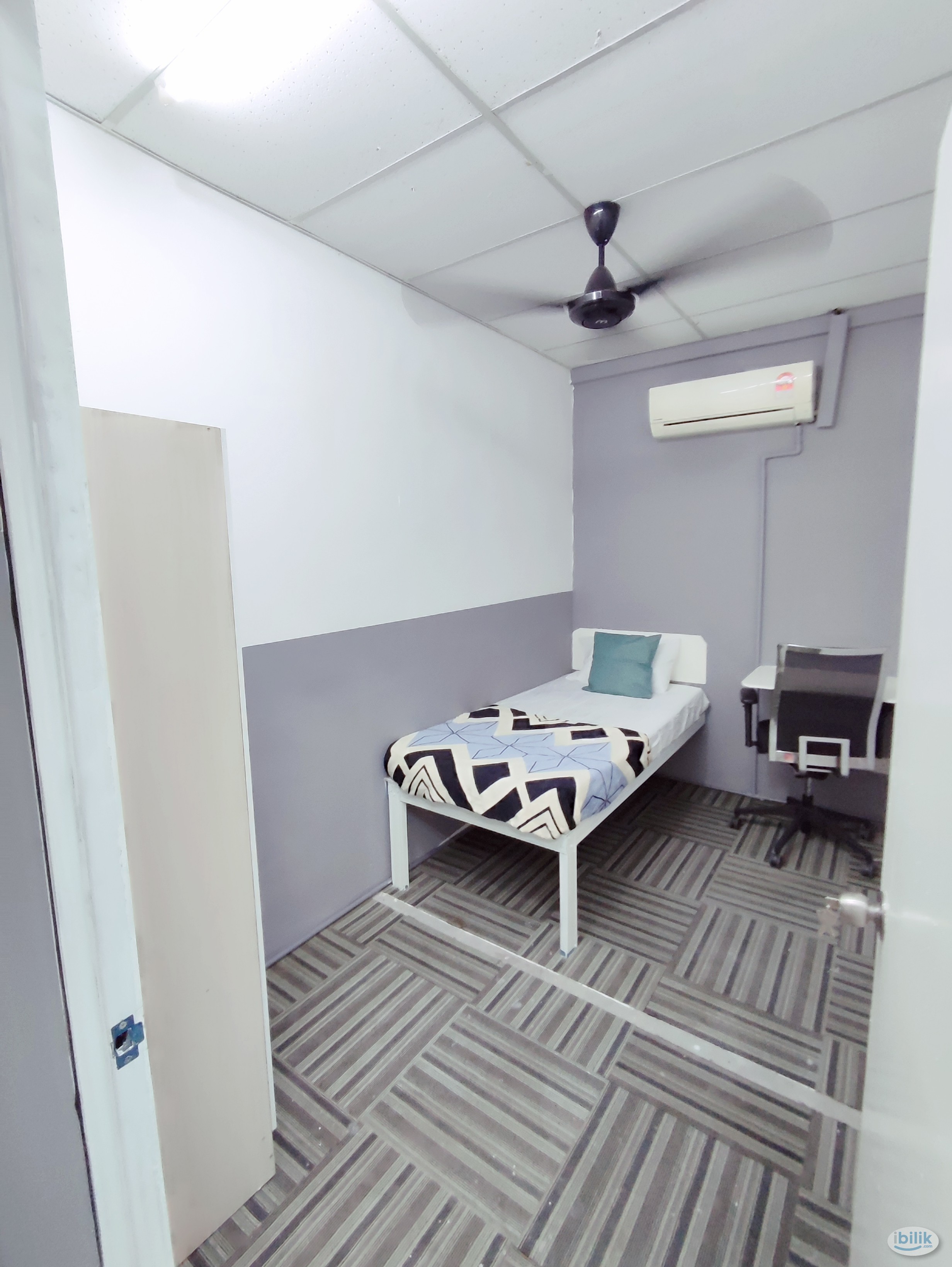 Glomac Centro female budget room - Image 3