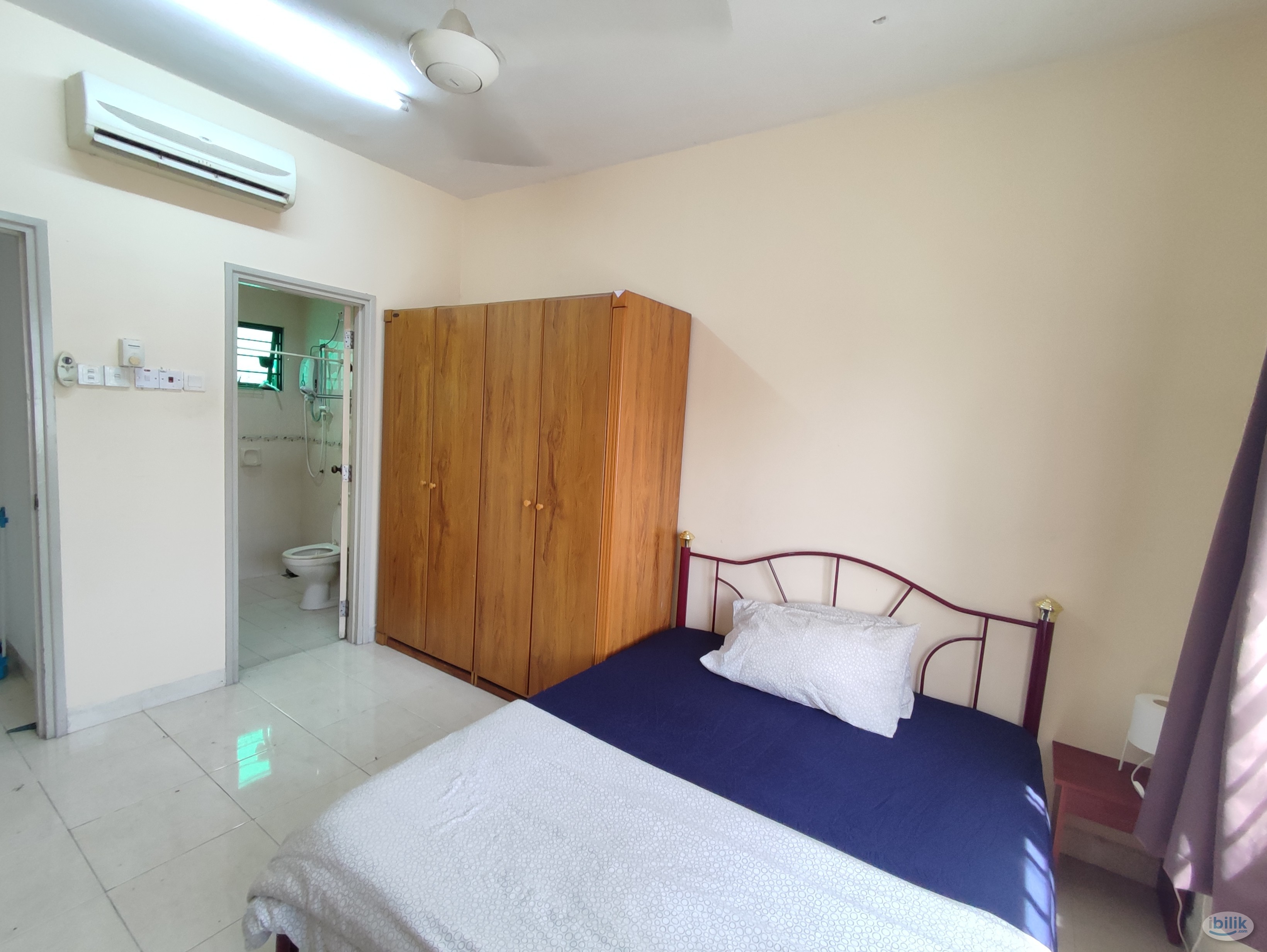 Master bedroom at Pelangi utama condominium - Image 2