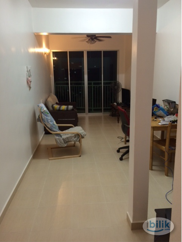 Single Room at Marina Tower, Relau - Image 2